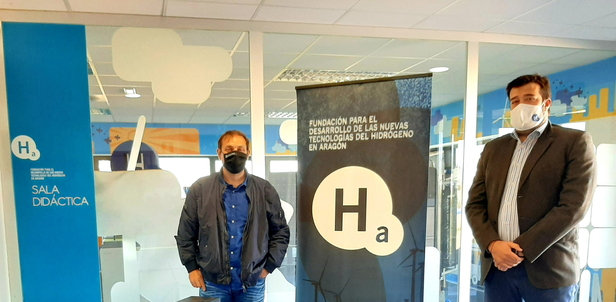 La Fundación Hidrógeno Aragón dona varios equipos informáticos  a Cáritas Diocesana de Huesca